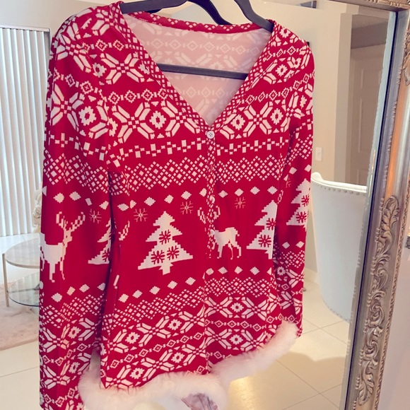 ๐
๐ฝ Christmas Romper Pajama ๐
๐ฝ - Picture 9 of 9